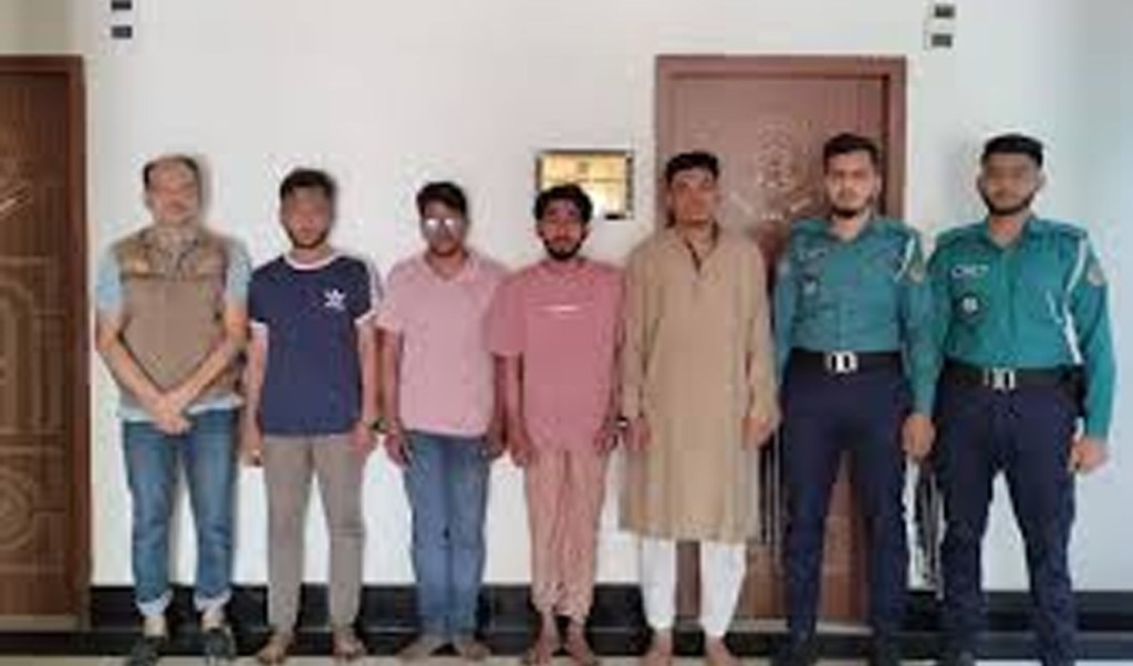 সমন্বয়ক পরিচয়ে অপহরণ, মুক্তিপণ আদায় বিশ লাখ 2 Untitled 2 1741404589 সমন্বয়ক পরিচয়ে অপহরণ, মুক্তিপণ আদায় বিশ লাখ