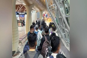 কুয়ালালামপুর বিমানবন্দরে ৩৬ বাংলাদেশি আটক