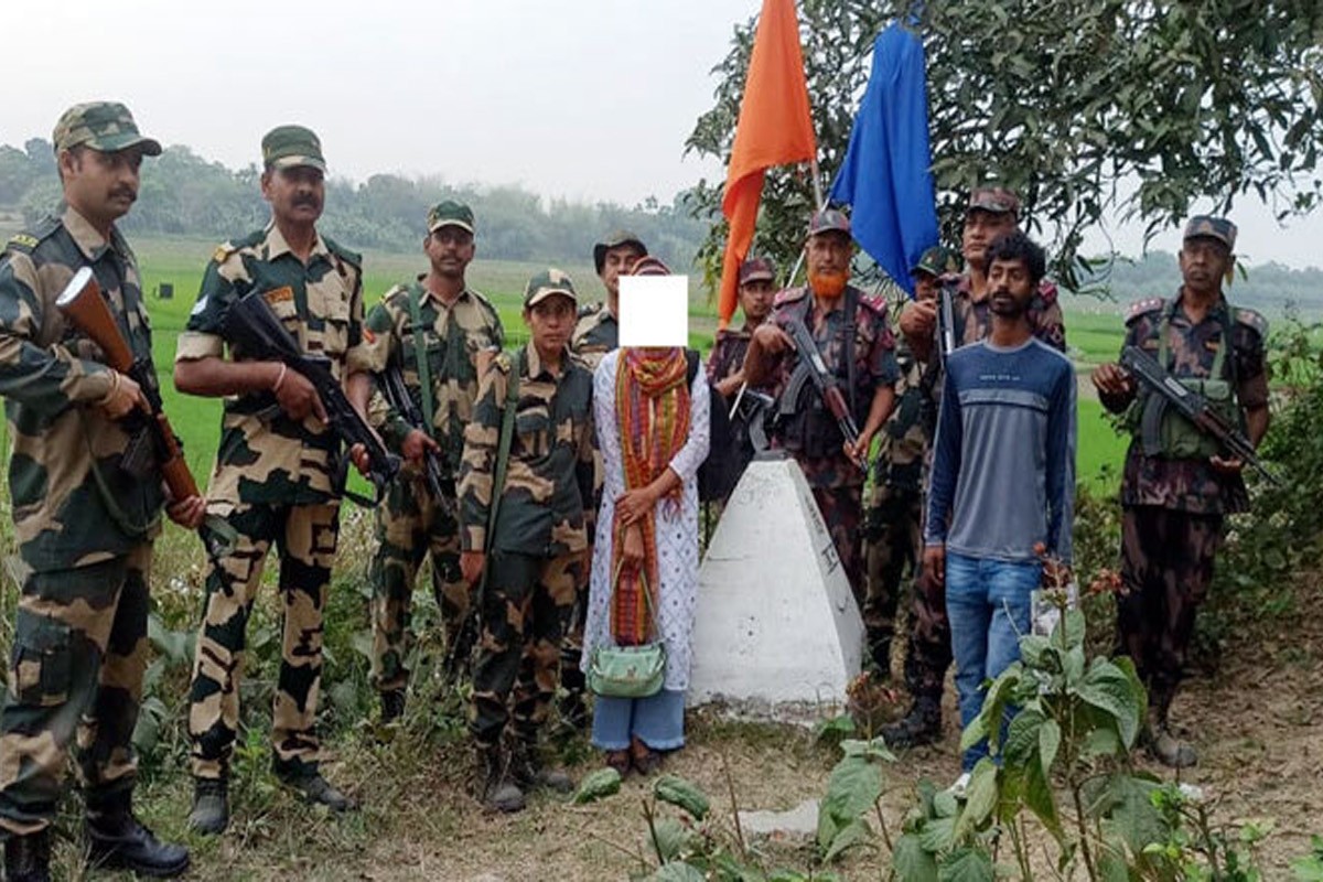 দুই বাংলাদেশিকে ফিরিয়ে দিলো বিএসএফ