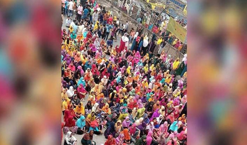 Untitled 5 1742448872 ঈদের ছুটি বাড়ানোর দাবিতে গাজীপুরে শ্রমিকদের বিক্ষোভ, মহাসড়ক অবরোধ