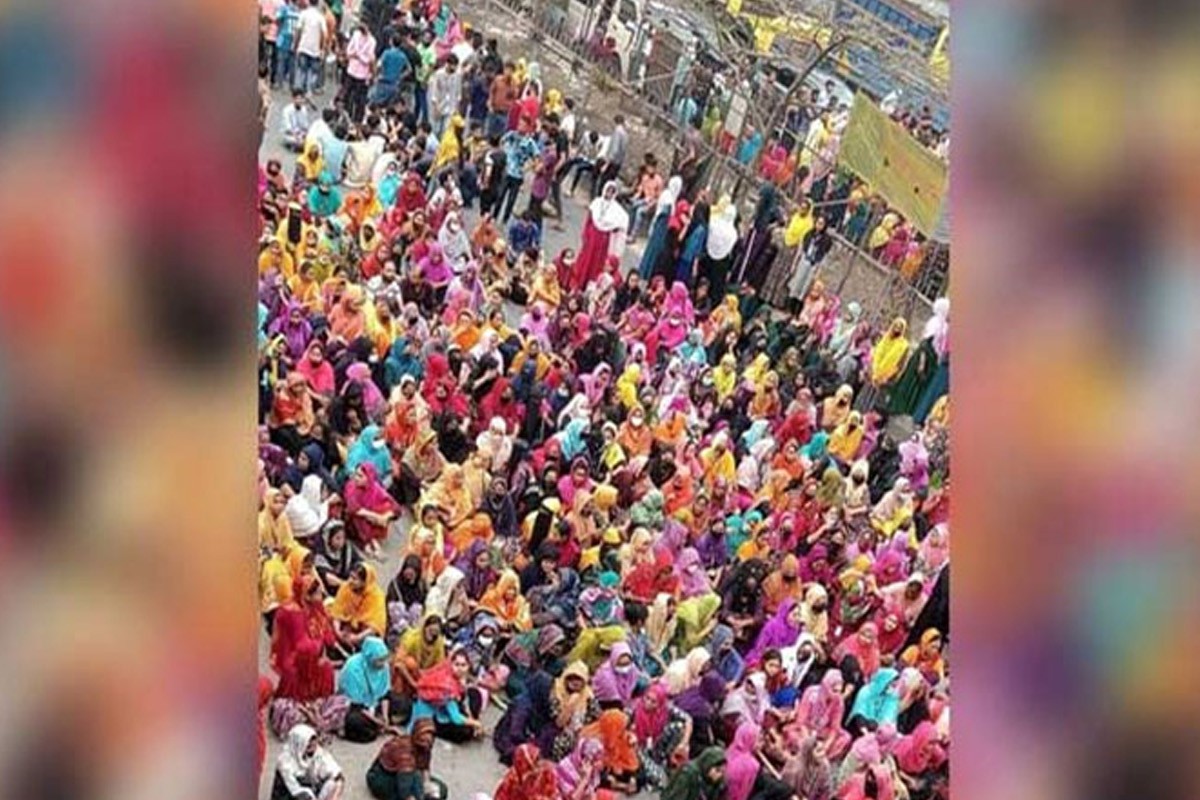ঈদের ছুটি বাড়ানোর দাবিতে গাজীপুরে শ্রমিকদের বিক্ষোভ, মহাসড়ক অবরোধ
