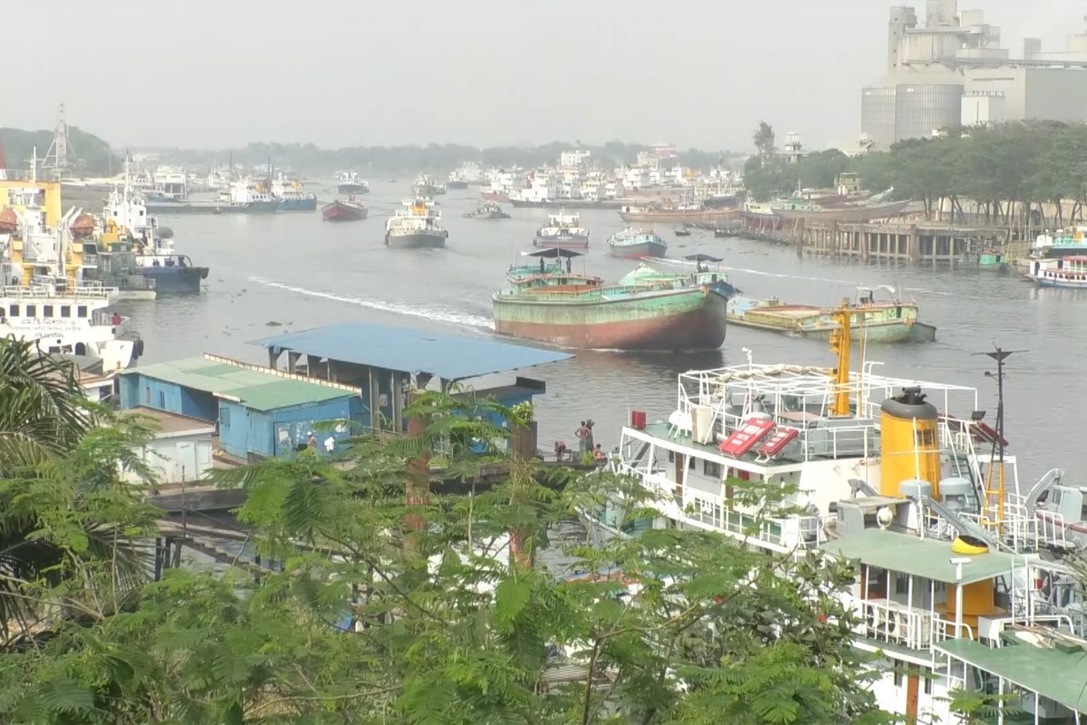 ঈদযাত্রায় দুর্ঘটনা এড়াতে ১০ দিন বাল্কহেড বন্ধ