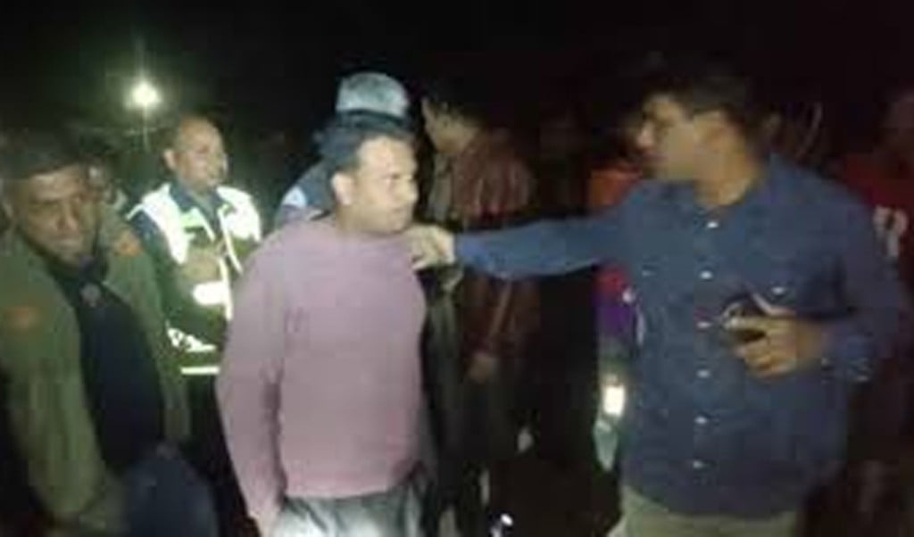 চাঁপাইনবাবগঞ্জে মোটরসাইকেল ছিনতাইয়ের অভিযোগে এএসআই বরখাস্ত 4 Untitled 7 1741322280 চাঁপাইনবাবগঞ্জে মোটরসাইকেল ছিনতাইয়ের অভিযোগে এএসআই বরখাস্ত