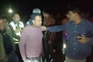 চাঁপাইনবাবগঞ্জে মোটরসাইকেল ছিনতাইয়ের অভিযোগে এএসআই বরখাস্ত