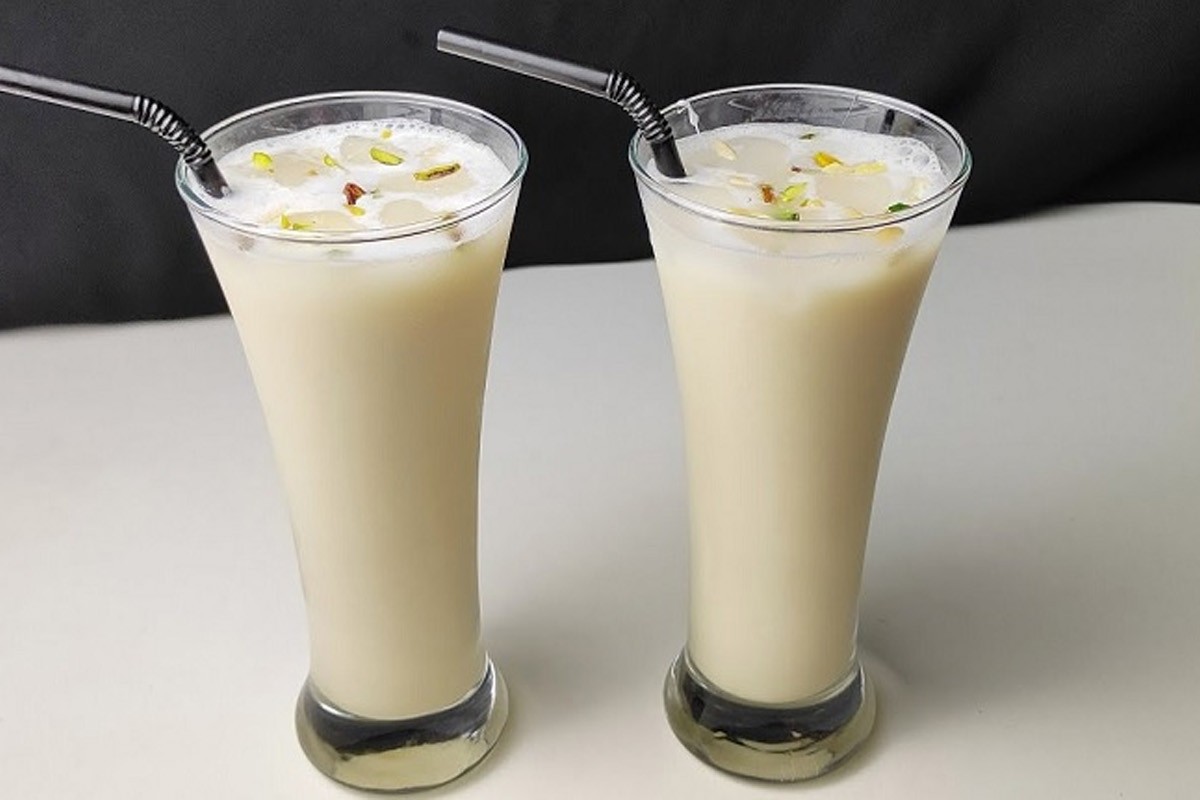 ইফতারে ঘরেই তৈরি করুন প্রাণ জুড়ানো লাচ্ছি