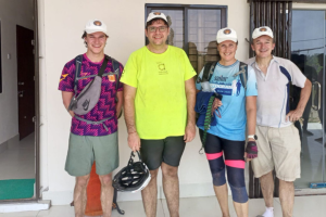 বাইসাইকেলে নেদারল্যান্ডসের রাষ্ট্রদূত শরণখোলা ঘুরে গেলেন