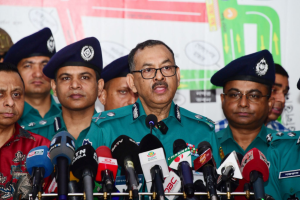 ঈদ ঘিরে আওয়ামী লীগ ও নিষিদ্ধ সংগঠনের অপতৎপরতা মোকাবিলায় প্রস্তুত ডিএমপি: কমিশনার