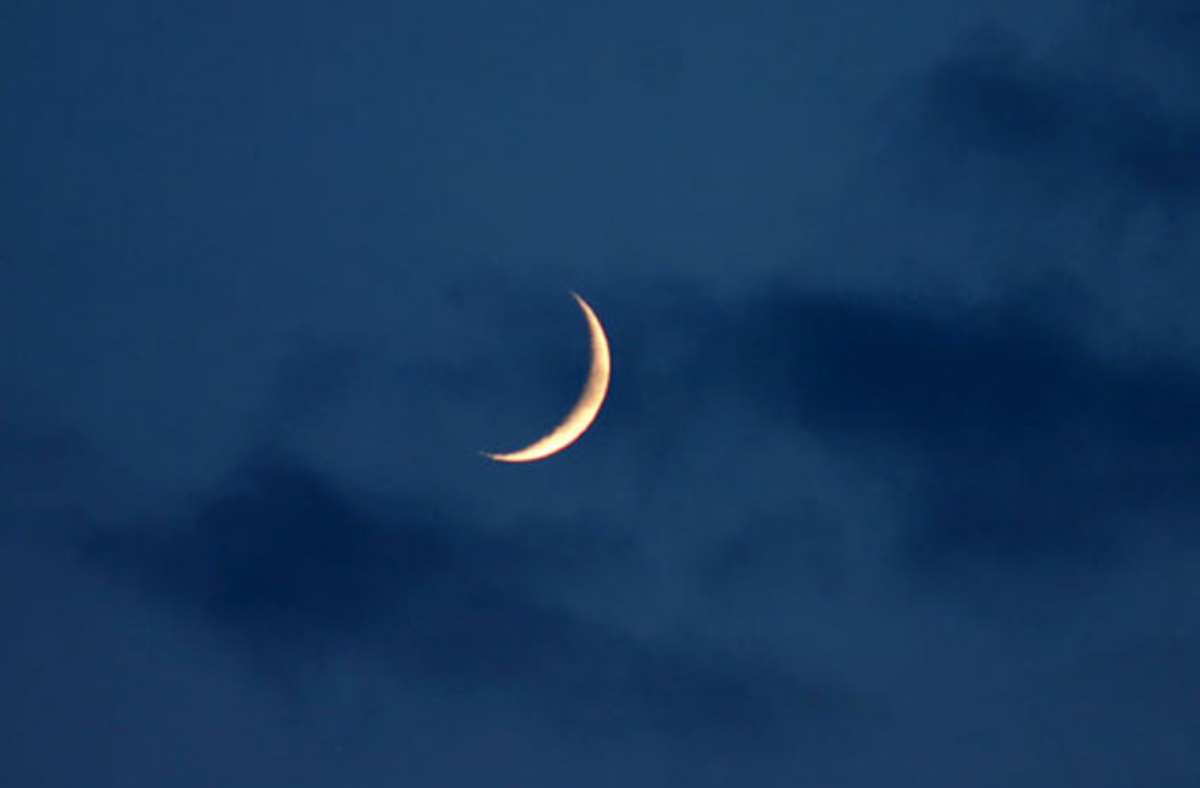 দেশের আকাশে চাঁদ দেখা গেছে, আগামীকাল ঈদ