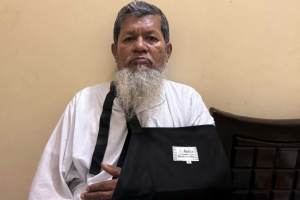 তথ্য উপদেষ্টা মাহফুজের বাবার ওপর হামলা
