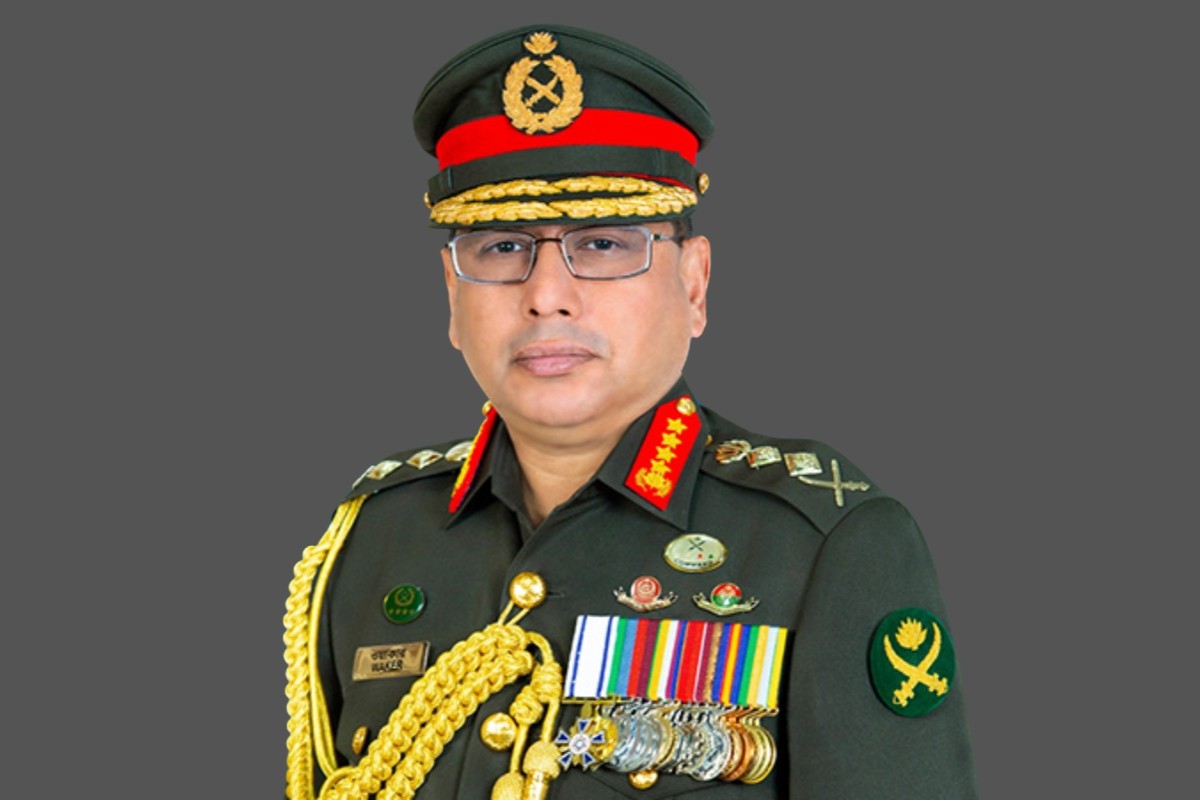 সেন্ট্রাল আফ্রিকান রিপাবলিক পরিদর্শনে গেলেন সেনাপ্রধান