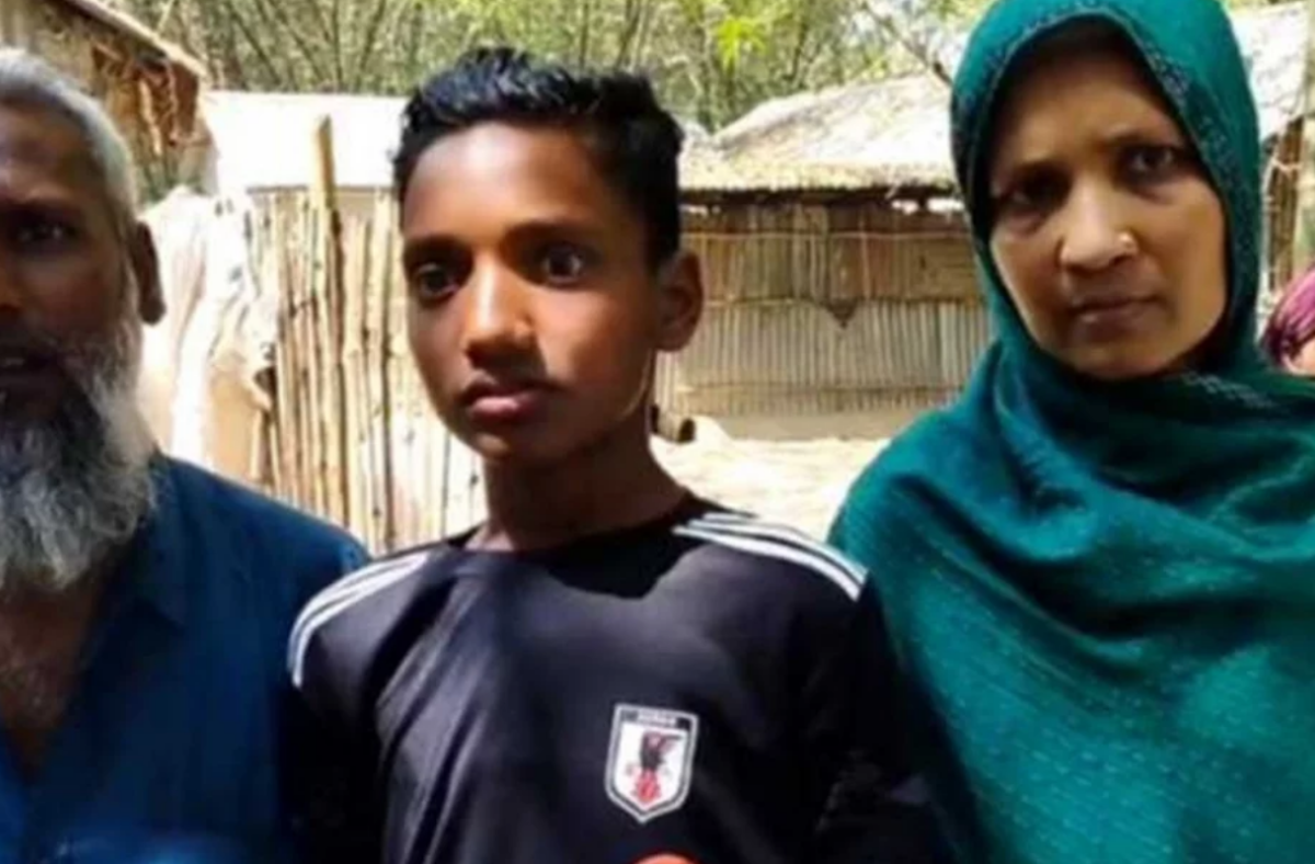 ‘দাফনে’র আড়াই মাস পর হঠাৎ বাড়ির দরজায় কিশোর!