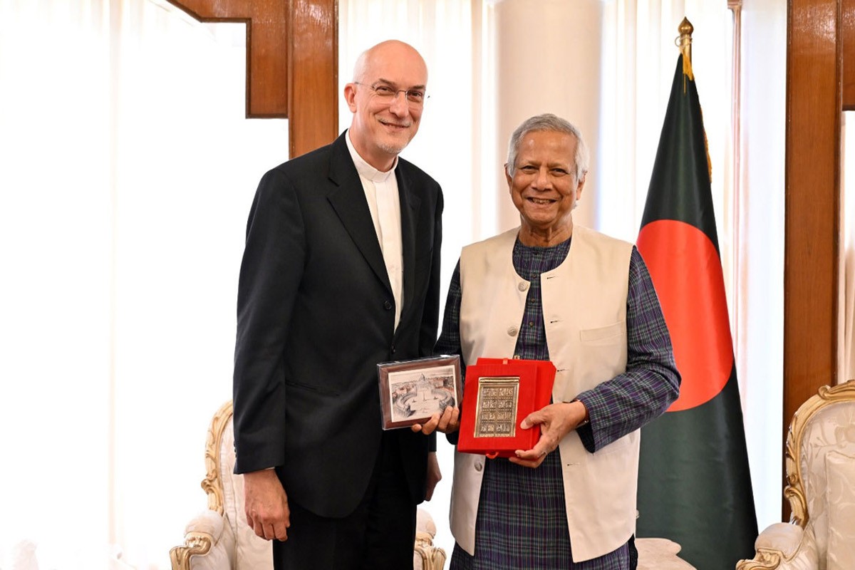 বিশ্ব ভ্রাতৃত্ব বিষয়ক সম্মেলনে প্রধান উপদেষ্টাকে পোপের আমন্ত্রণ
