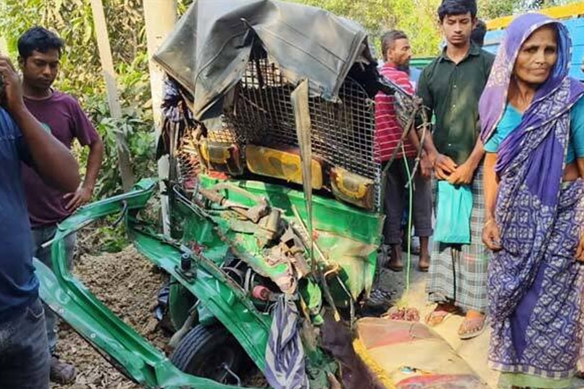 গাজীপুরে ট্রাক-সিএনজি অটোরিকশা সংঘর্ষে নিহত ৩