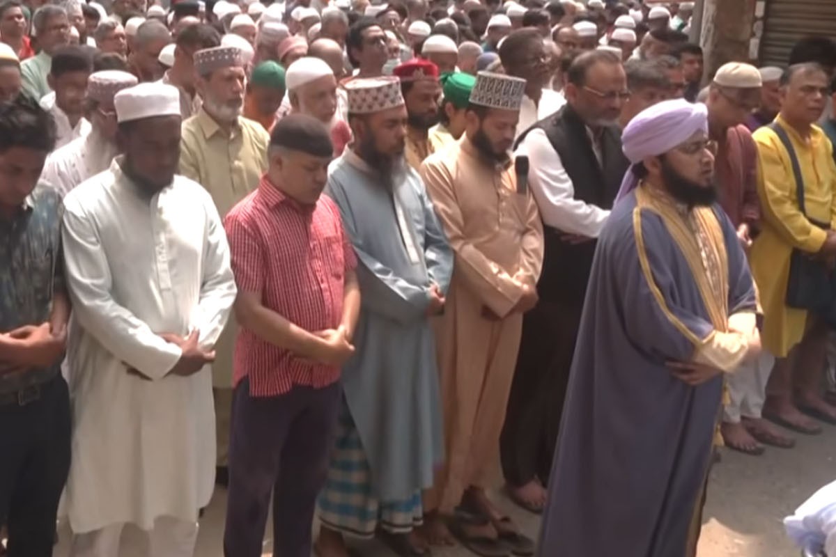 অধ্যাপক আরেফিন সিদ্দিকের প্রথম জানাজা সম্পন্ন