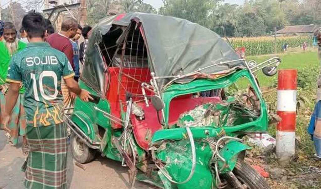 ময়মনসিংহে ট্রাক-সিএনজিচালিত অটোরিকশার মুখোমুখি সংঘর্ষে প্রাণ গেলো তিনজনের 3 autorickshawa 1741587685 ময়মনসিংহে ট্রাক-সিএনজিচালিত অটোরিকশার মুখোমুখি সংঘর্ষে প্রাণ গেলো তিনজনের