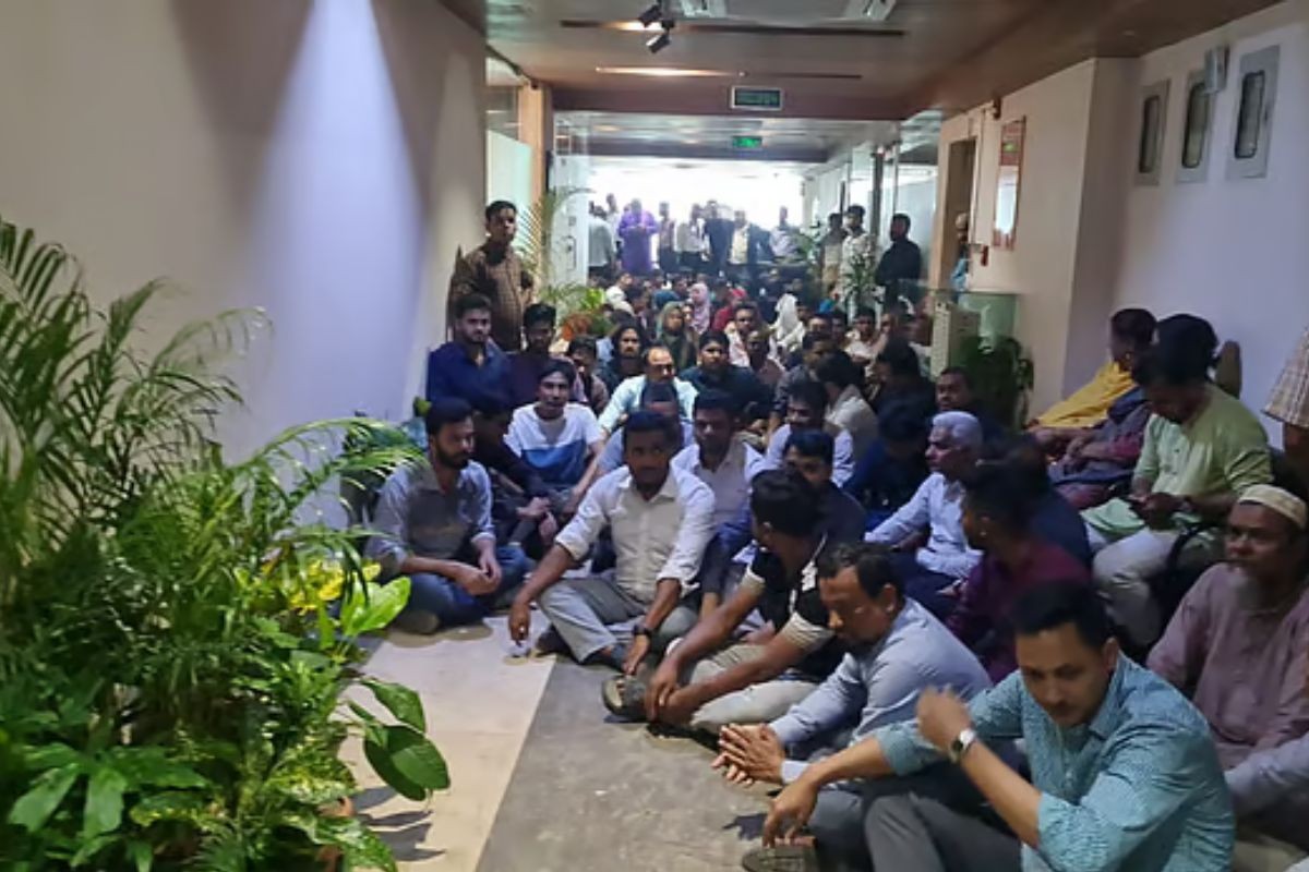 বিএসইসি চেয়ারম্যানের পদত্যাগ দাবি করছেন কর্মকর্তা-কর্মচারীরা