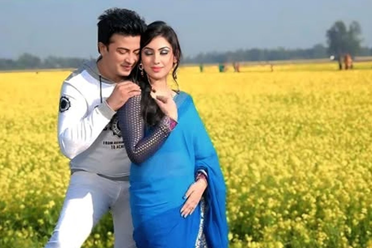 শুভ জন্মদিন জীবন্ত মেগাস্টার শাকিব খান, আমার শাহরুখ খান: অপু বিশ্বাস