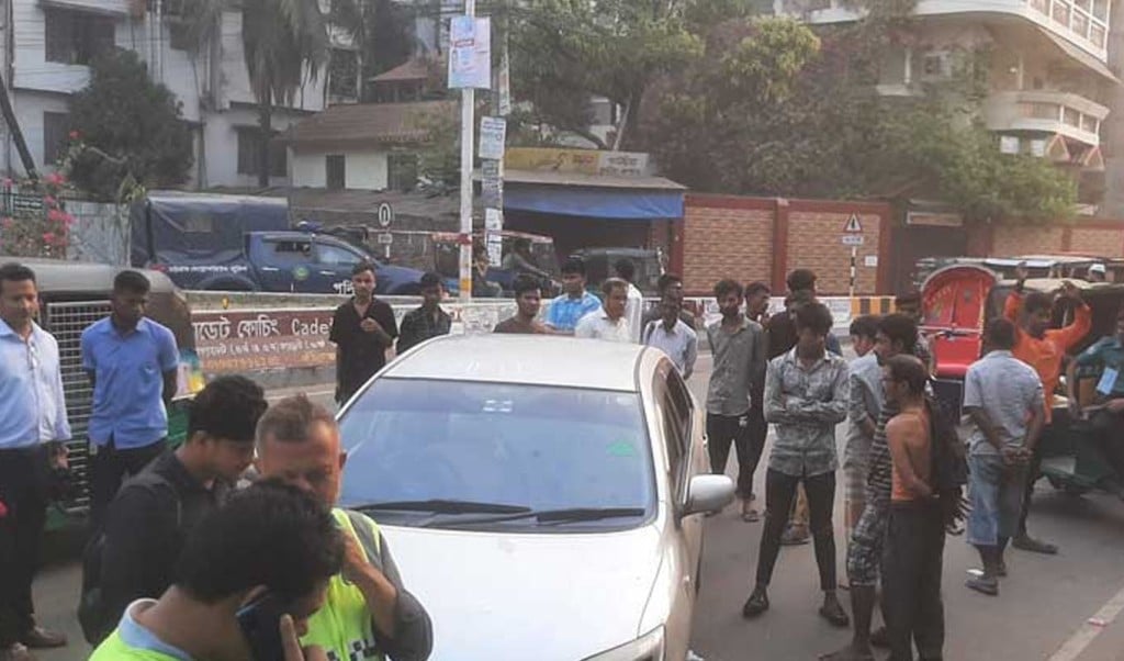 car 1743309471 চট্টগ্রামে প্রাইভেট কার থামিয়ে গুলি করে ২ জনকে হত্যা
