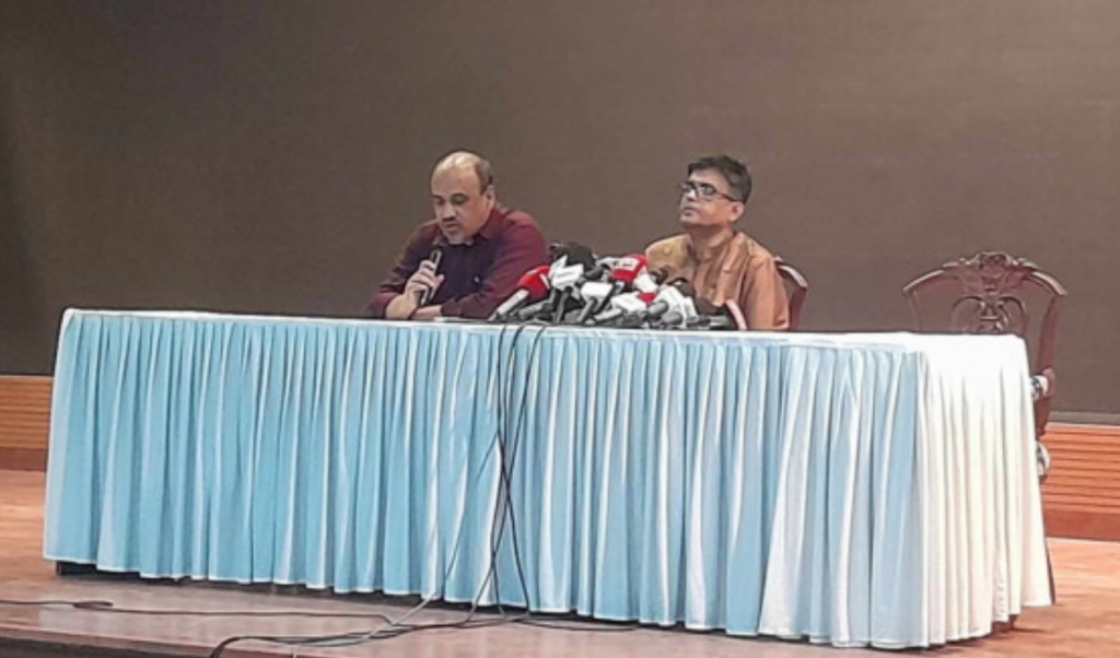 পাবনায় ডাকাতির রিপোর্ট মিডিয়ার অতিরঞ্জিত: উপ-প্রেসসচিব 3 cover photo 11 1740844544 পাবনায় ডাকাতির রিপোর্ট মিডিয়ার অতিরঞ্জিত: উপ-প্রেসসচিব