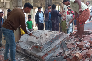 ঘোড়াঘাটে মাজারে হামলা ও অগ্নিসংযোগ ‘তৌহিদি জনতার’