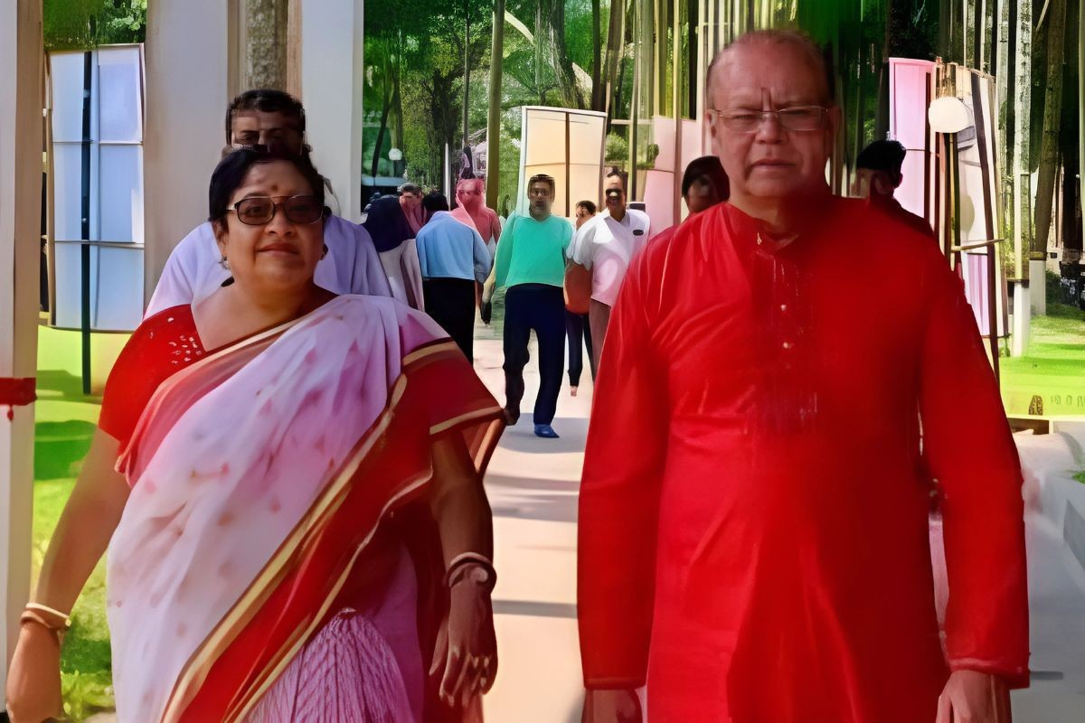 সাবেক প্রতিমন্ত্রী স্বপন ভট্টাচার্য্য ও তাঁর স্ত্রীর দেশত্যাগে নিষেধাজ্ঞা