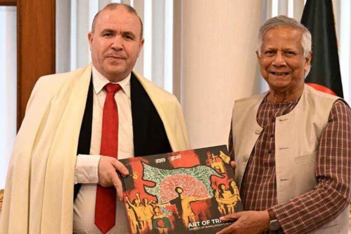 সরকারকে পূর্ণ সমর্থন জানিয়ে প্রধান উপদেষ্টাকে আলজেরিয়া সফরের আমন্ত্রণ