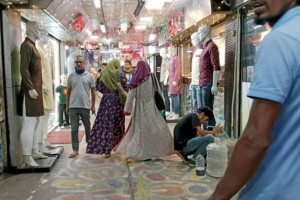 ঈদের বাজারে গত বছরের তুলনায় লেনদেন কমেছে ৩০ হাজার কোটি টাকা