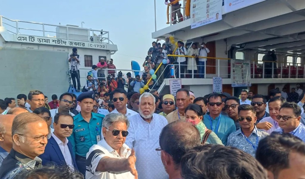 দেশে প্রথমবারের মতো সমুদ্রপথে ফেরি চলাচল শুরু 3 feri 1742799525 দেশে প্রথমবারের মতো সমুদ্রপথে ফেরি চলাচল শুরু