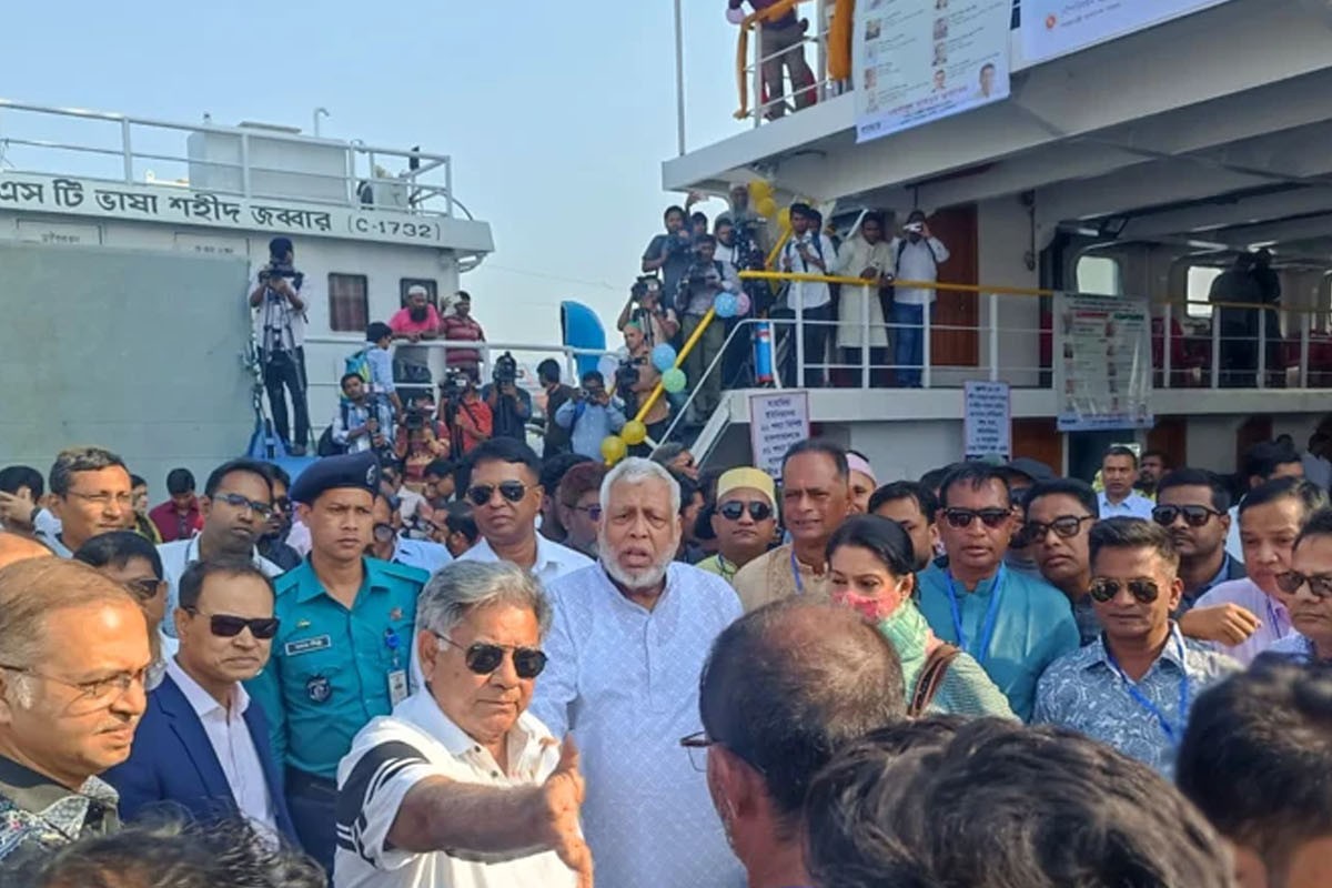 দেশে প্রথমবারের মতো সমুদ্রপথে ফেরি চলাচল শুরু