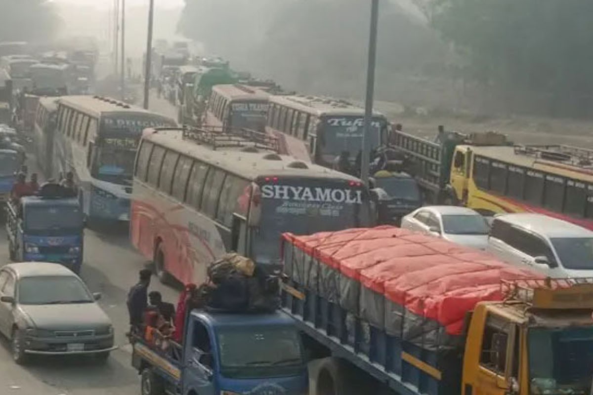 ঢাকা–টাঙ্গাইল মহাসড়কে ১৪ কিলোমিটার যানজট, দুর্ভোগে যাত্রীরা