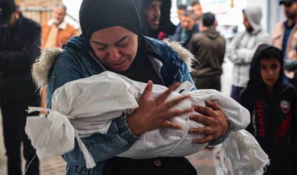 gaza 1742437817 ইসরায়েলের বর্বরোচিত হামলায় গাজায় ৪৮ ঘণ্টায় ৯৭০ জন ফিলিস্তিনি নিহত