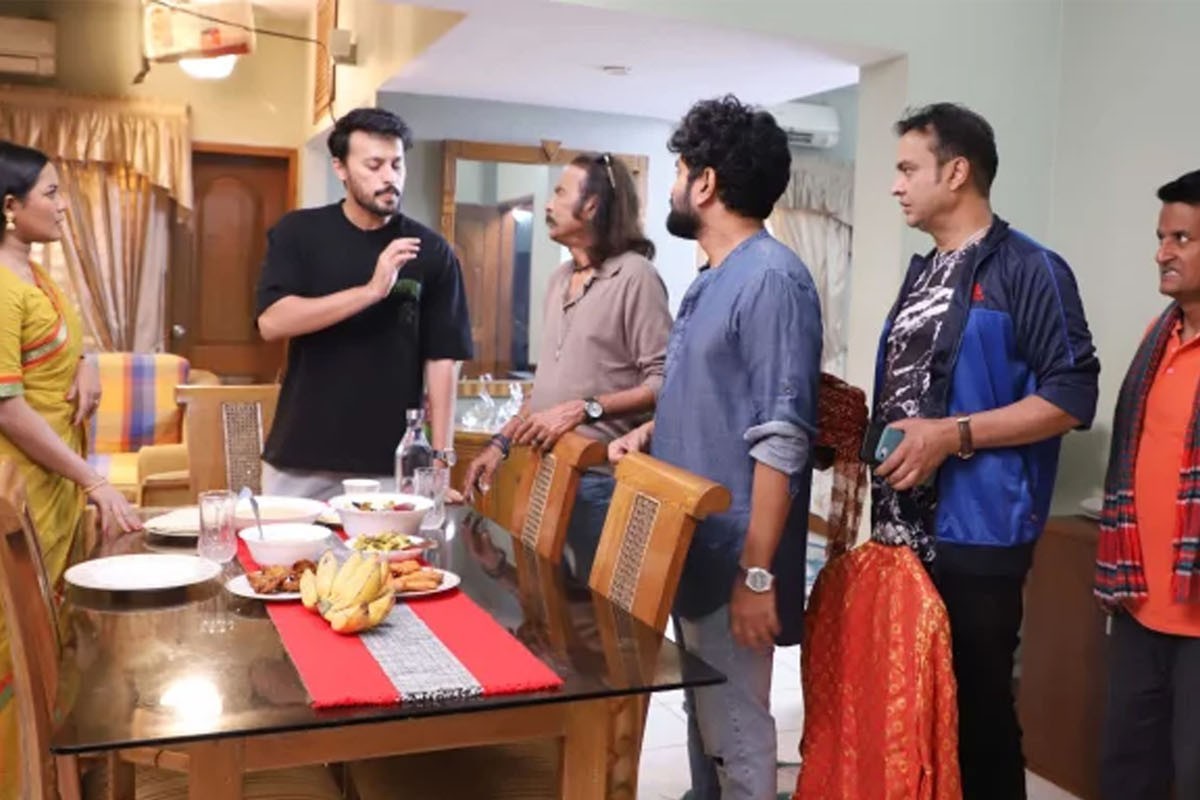 হানিফ সংকেতের ঈদের নাটক ‘ঘরের কথা ঘরেই থাক’