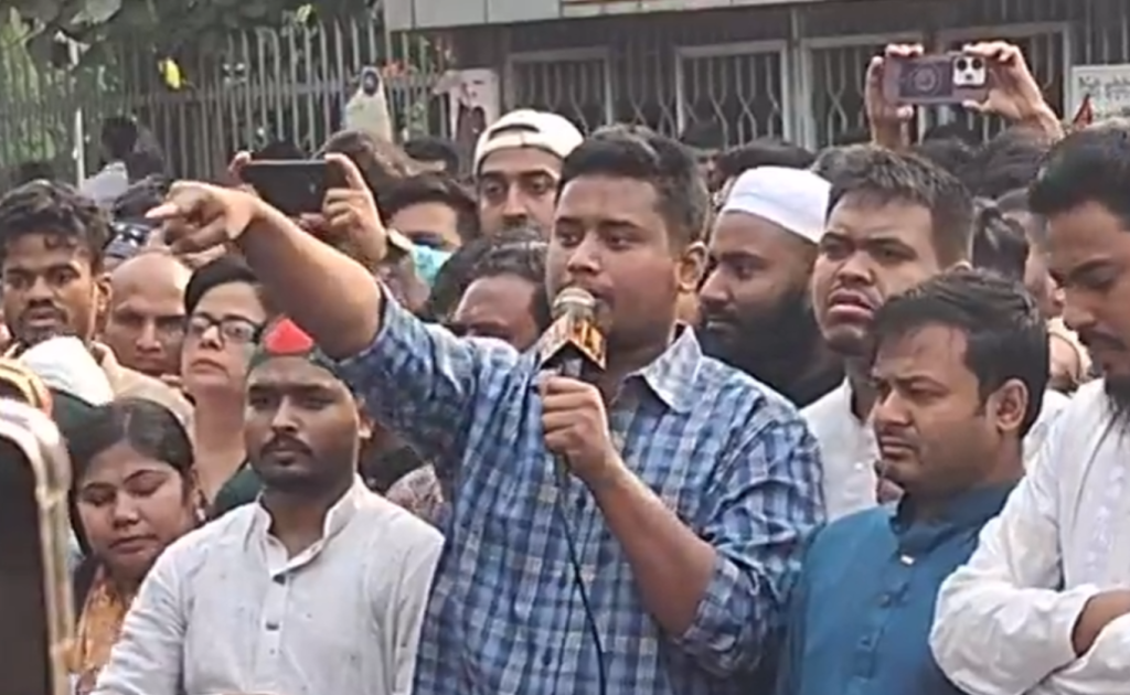 hasnat 1742643550 ‘নির্বাহী আদেশে নয়, বিচার প্রক্রিয়ায় আ.লীগকে নিষিদ্ধ করতে হবে’