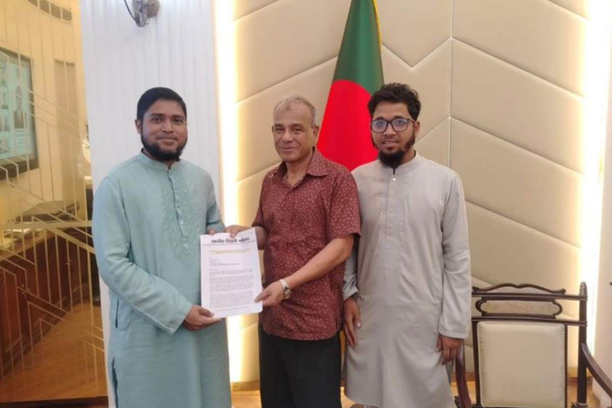 পাসপোর্টে ‘এক্সেপ্ট ইসরায়েল’ পুনর্বহালের দাবি যৌক্তিক : স্বরাষ্ট্র উপদেষ্টা