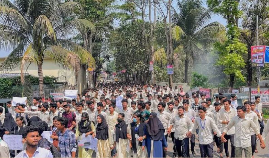 ৩ দাবিতে ক্লাস-পরীক্ষা বর্জন পলিটেকনিক শিক্ষার্থীদের 4 image 1360x800 13 1742455595 ৩ দাবিতে ক্লাস-পরীক্ষা বর্জন পলিটেকনিক শিক্ষার্থীদের