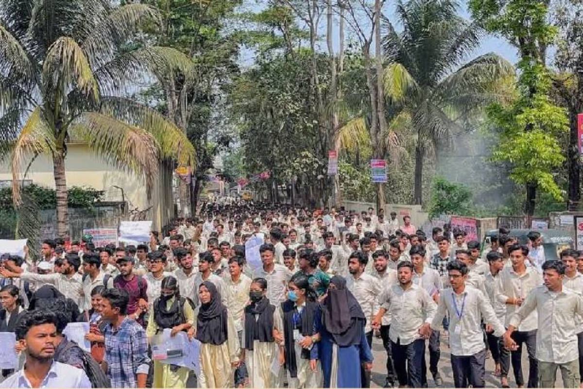 ৩ দাবিতে ক্লাস-পরীক্ষা বর্জন পলিটেকনিক শিক্ষার্থীদের