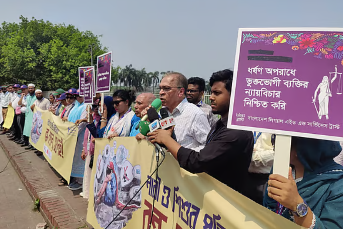 ডিএমপি কমিশনার বাস্তবে ধর্ষকের পক্ষ নিচ্ছেন: ইফতেখারুজ্জামান