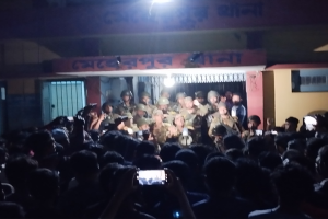 শিশু ধর্ষণ মামলার আসামিকে বাঁচানোর চেষ্টা এসআইয়ের, থানা ঘেরাও