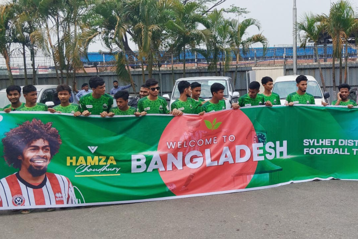হামজাকে বরণে বিমানবন্দরে ভক্ত সমর্থকরা