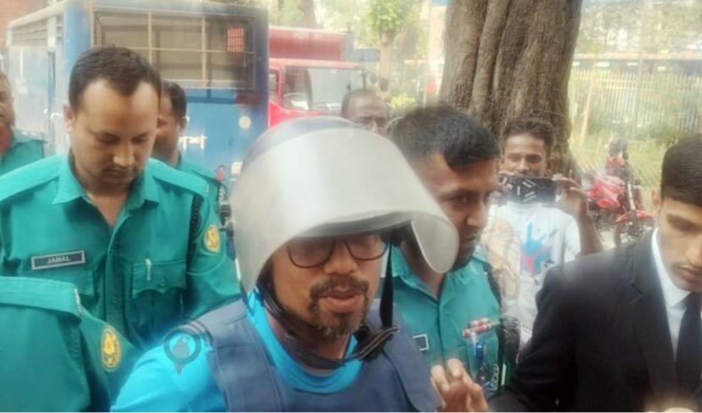 কথা বলে কী লাভ, কথা বললেই মামলা বাড়ে: পলক 2 image 1360x800 2 1741601659 কথা বলে কী লাভ, কথা বললেই মামলা বাড়ে: পলক