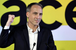 যুক্তরাষ্ট্রের কাছে স্ট্যাচু অব লিবার্টি ফেরত চাইলেন ফরাসি এমপি