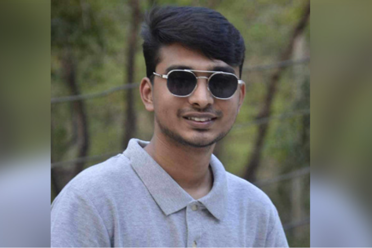 ঢাবিতে চাঁদাবাজি করা ছাত্র সংসদ নেতার পদ স্থগিত, দেওয়া হলো পুলিশে
