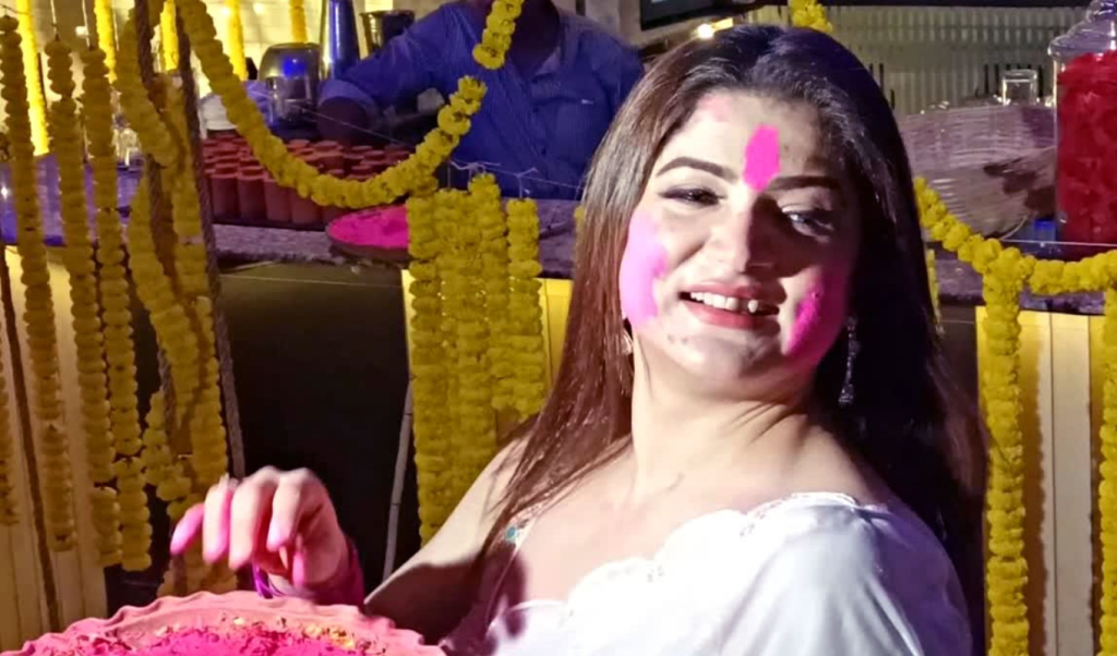 ‘আমাকে বেশি করে রঙ মাখাও’ 3 image 1360x800 3 1741836291 ‘আমাকে বেশি করে রঙ মাখাও’