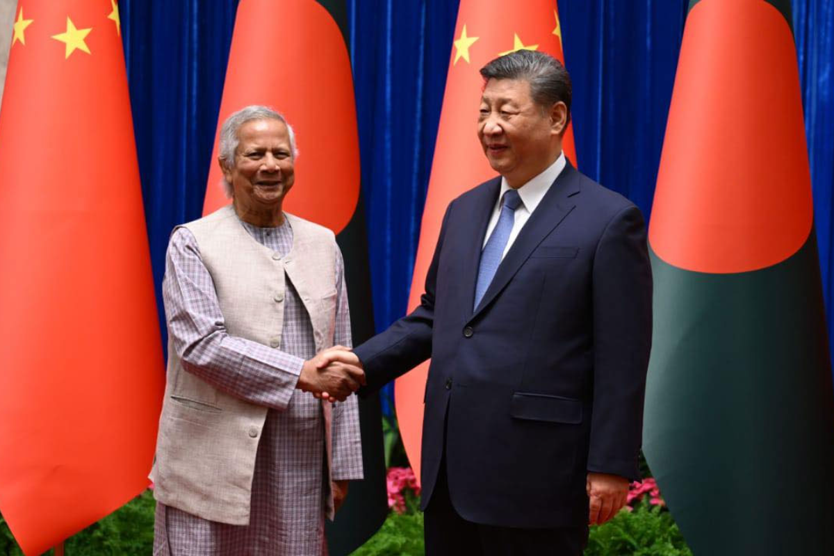 শান্তি, সমৃদ্ধি ও স্থিতিশীলতা প্রতিষ্ঠায় চীনের জোরালো ভূমিকা চাইলেন প্রধান উপদেষ্টা