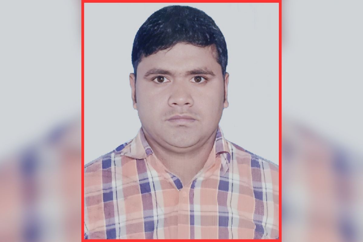 কেরানীগঞ্জে দিনদুপুরে ব্যবসায়ীকে কুপিয়ে ও গুলি করে হত্যা