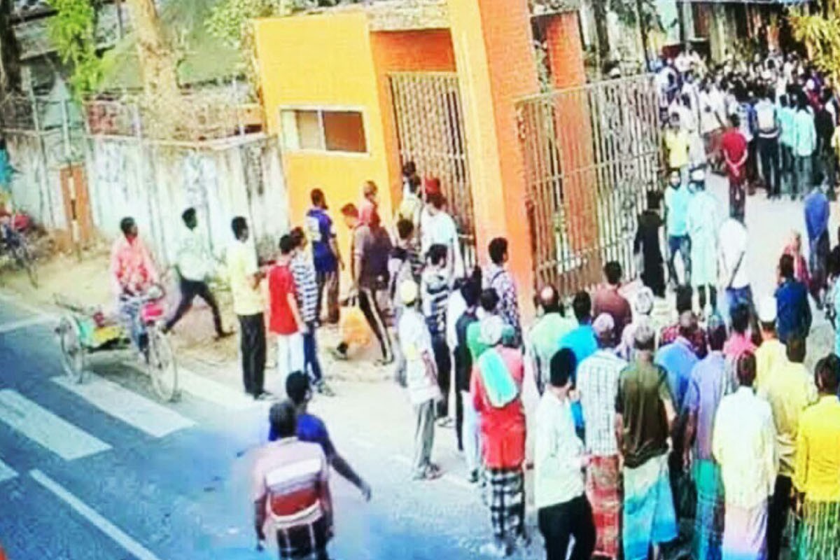 আসামীদের ছাড়িয়ে আনতে জয়পুরহাটের ক্ষেতলাল থানায় হামলা, পুলিশসহ আহত ৫