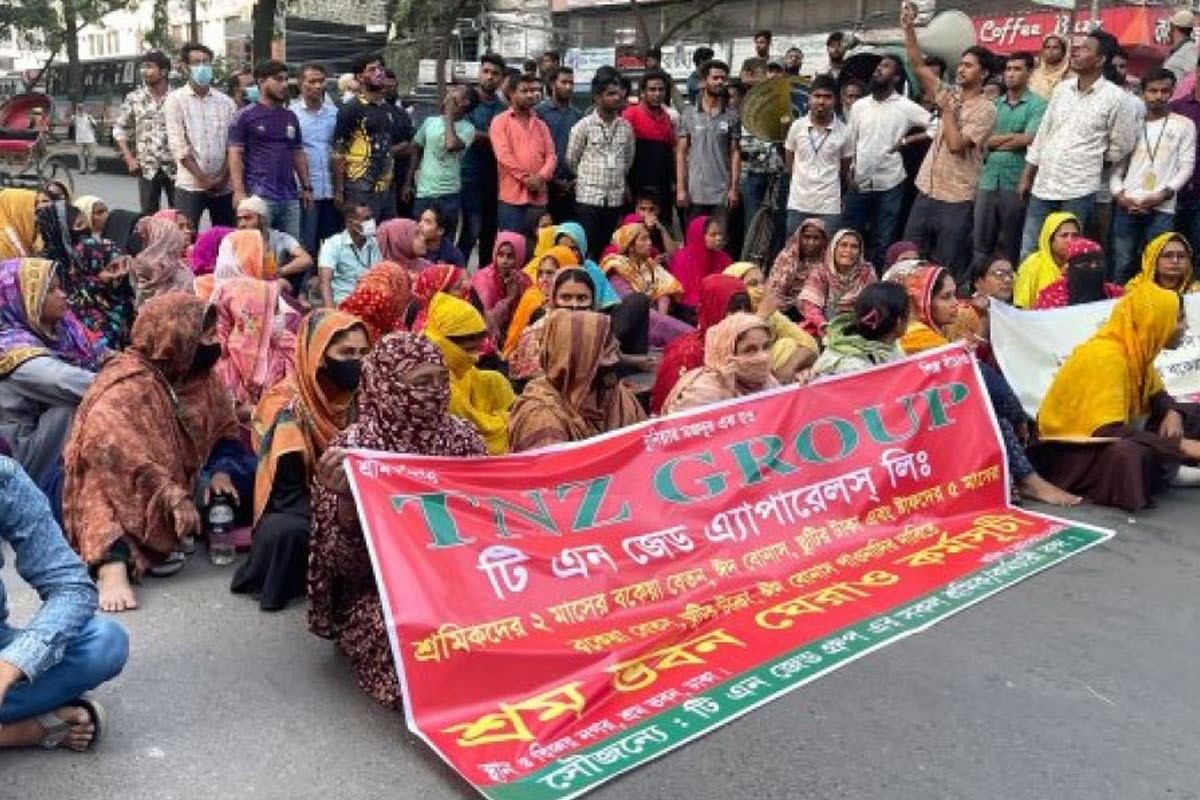 শ্রমিকদের পাওনা পরিশোধ না করা পর্যন্ত যে ১২ পোষাক মালিকের বিদেশযাত্রায় নিষেধাজ্ঞা