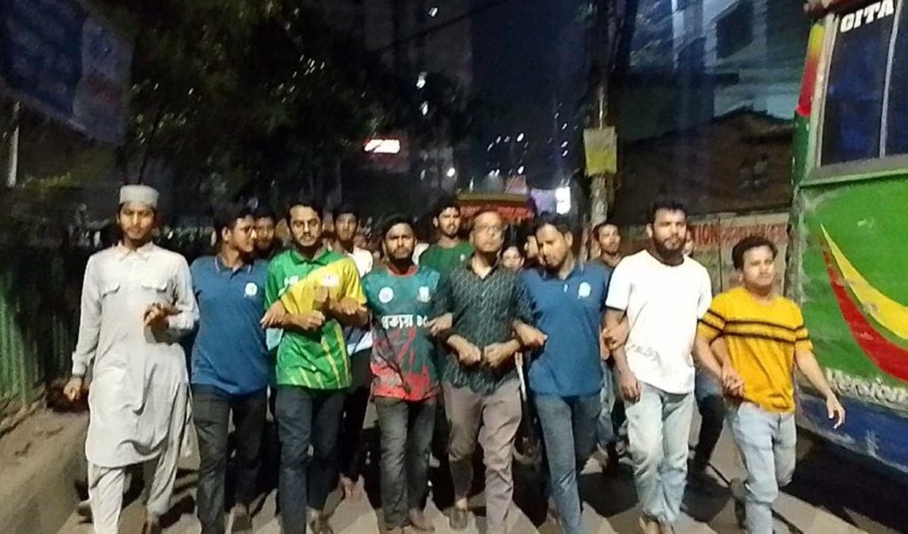 লাকি আক্তারকে গ্রেপ্তারের দাবিতে মধ্যরাতে উত্তাল জবি ক্যাম্পাস 3 laki 1741746825 লাকি আক্তারকে গ্রেপ্তারের দাবিতে মধ্যরাতে উত্তাল জবি ক্যাম্পাস