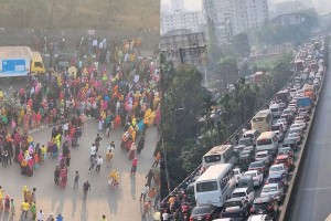 অবরোধে ভয়াবহ যানজট, স্থবির রাজধানীর একাংশ