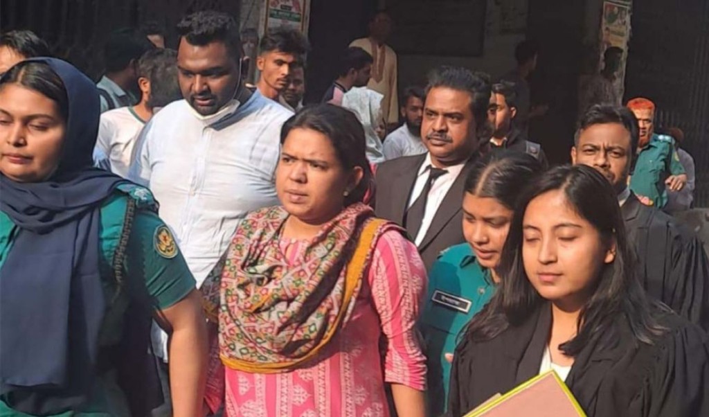মিছিল থেকে গ্রেপ্তার যুব মহিলা লীগের নেত্রীসহ তিনজন রিমান্ডে 3 mohila league 1742648567 মিছিল থেকে গ্রেপ্তার যুব মহিলা লীগের নেত্রীসহ তিনজন রিমান্ডে